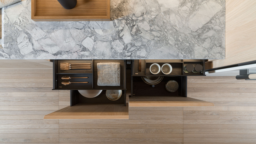 Black oak drawers and pan drawers accessories