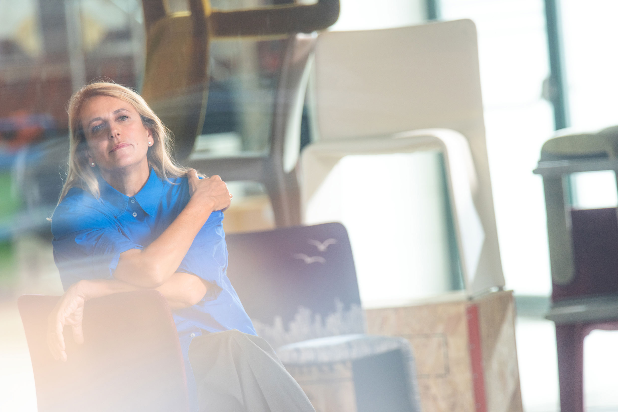 Patricia Urquiola. Ph. Jeff Burton, from Molteni Mondo by Rizzoli NY, 2024