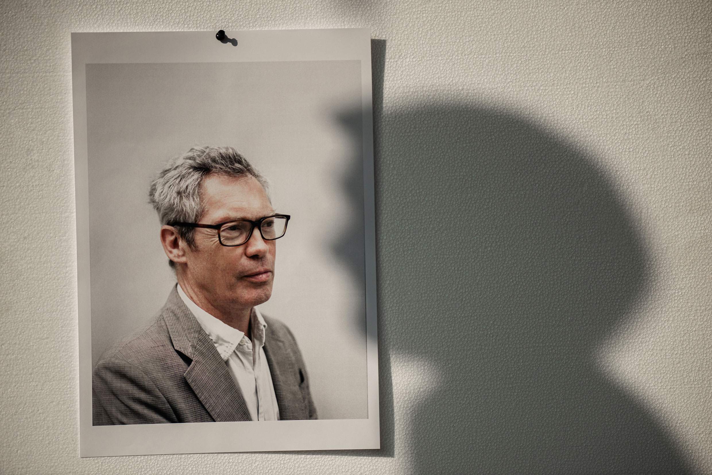 Jasper Morrison. Ph. Jeff Burton, from Molteni Mondo by Rizzoli NY, 2024