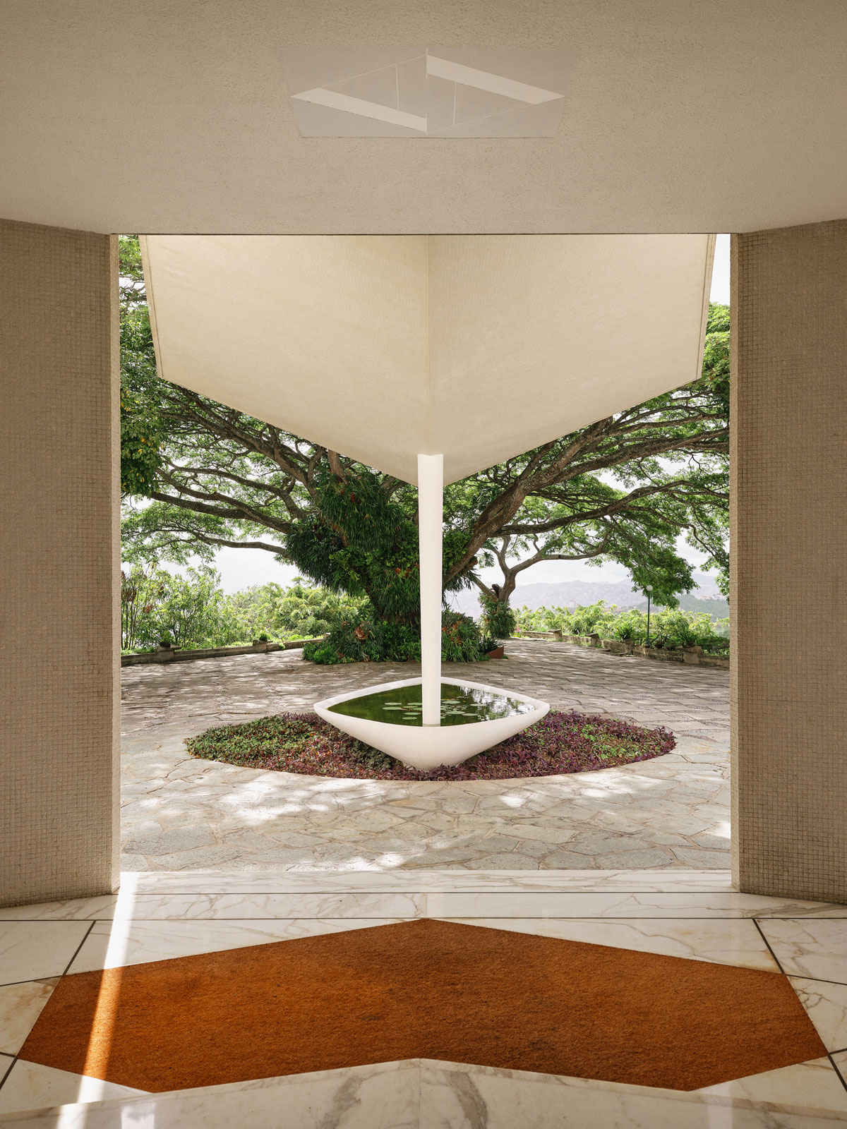 The iconic entrace of Villa Planchart