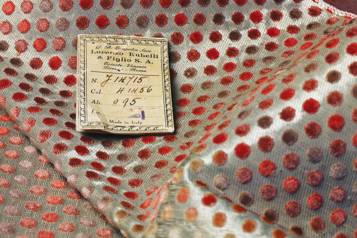 Velluto Punteggiato di Gio Ponti, 1934. Messa in carta. Courtesy Archivio Storico Rubelli