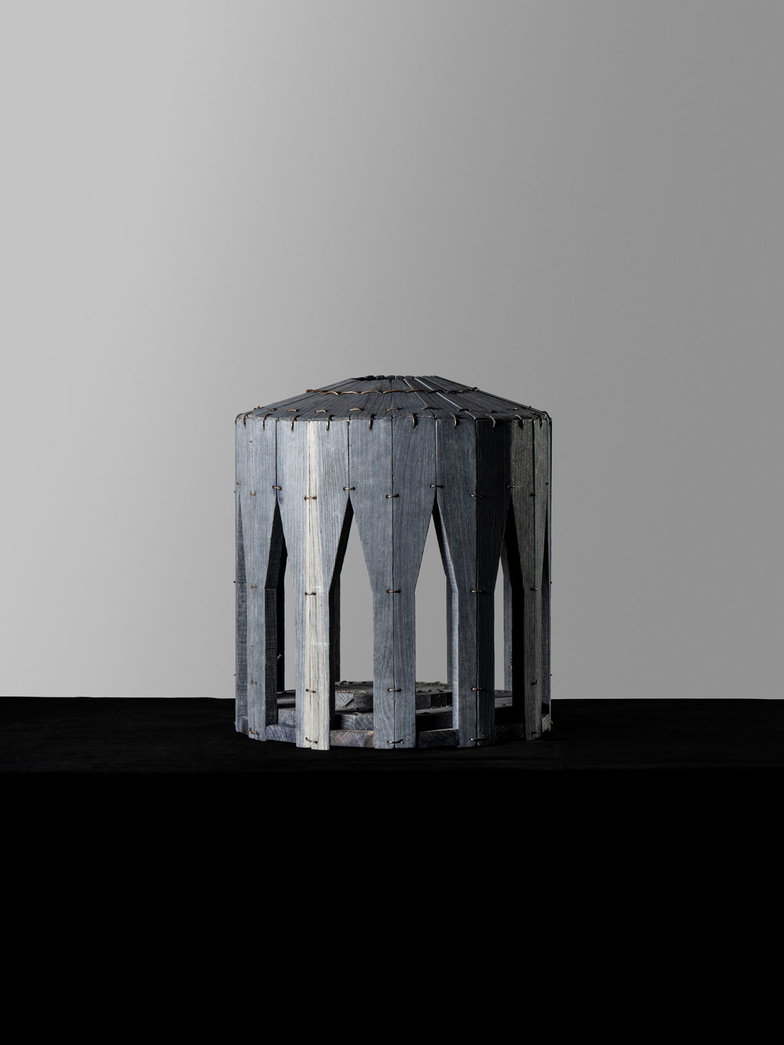 Legno cucito 456, a hand-sewn wooden sculpture made in 2021. Image: Luca Rotondo