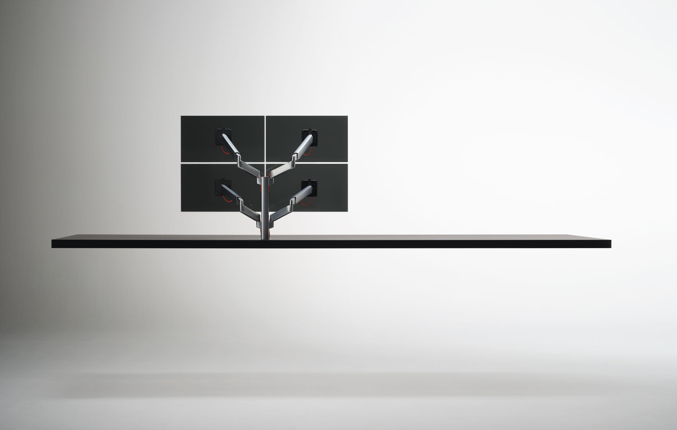 The UniArm, designed by Alberto and Francesco Meda to enable flexible and collaborative working.