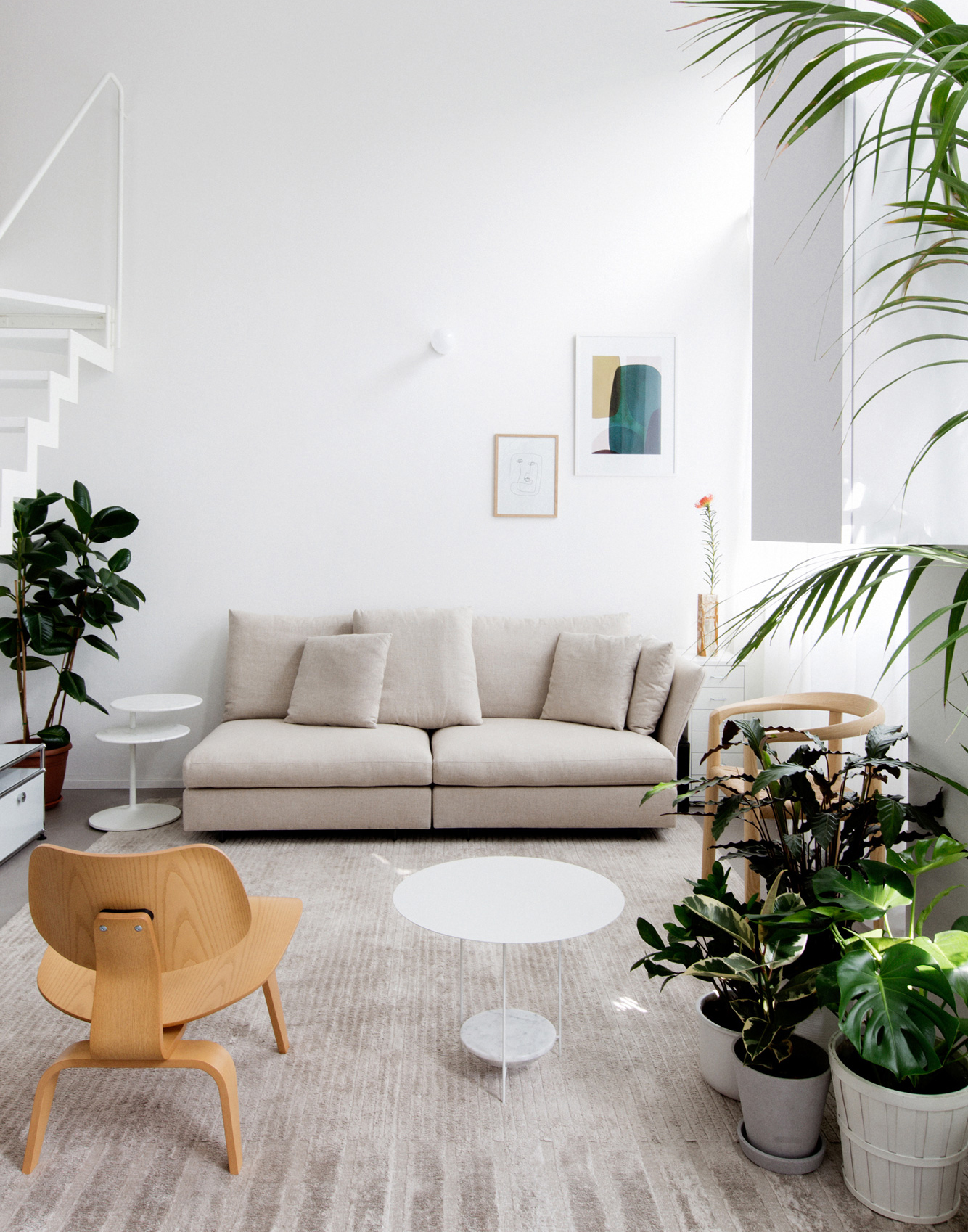 Panna Cotta coffee table design Ron Gilad, Vicino coffee table design Forster + Partners , Miss chair design Tobia Scarpa, Reversi '14 sofa design Studio Hannes Wettstein | © photo credit Claudia Zalla  